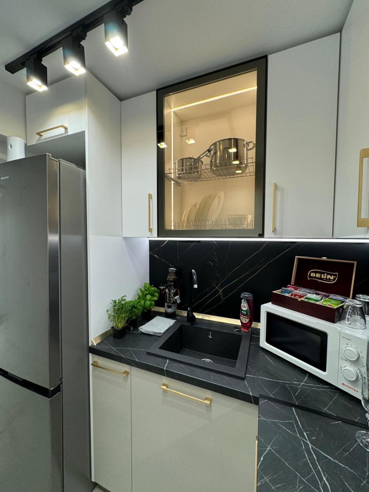 Iasi Ultra Central Apartment Self Check-In 外观 照片