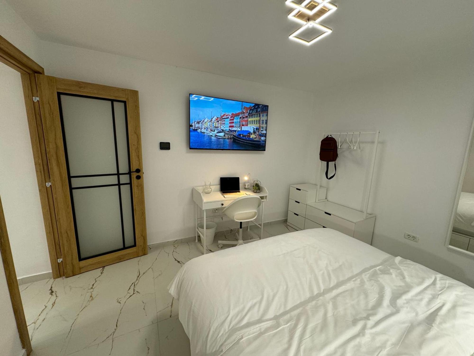 Iasi Ultra Central Apartment Self Check-In 外观 照片